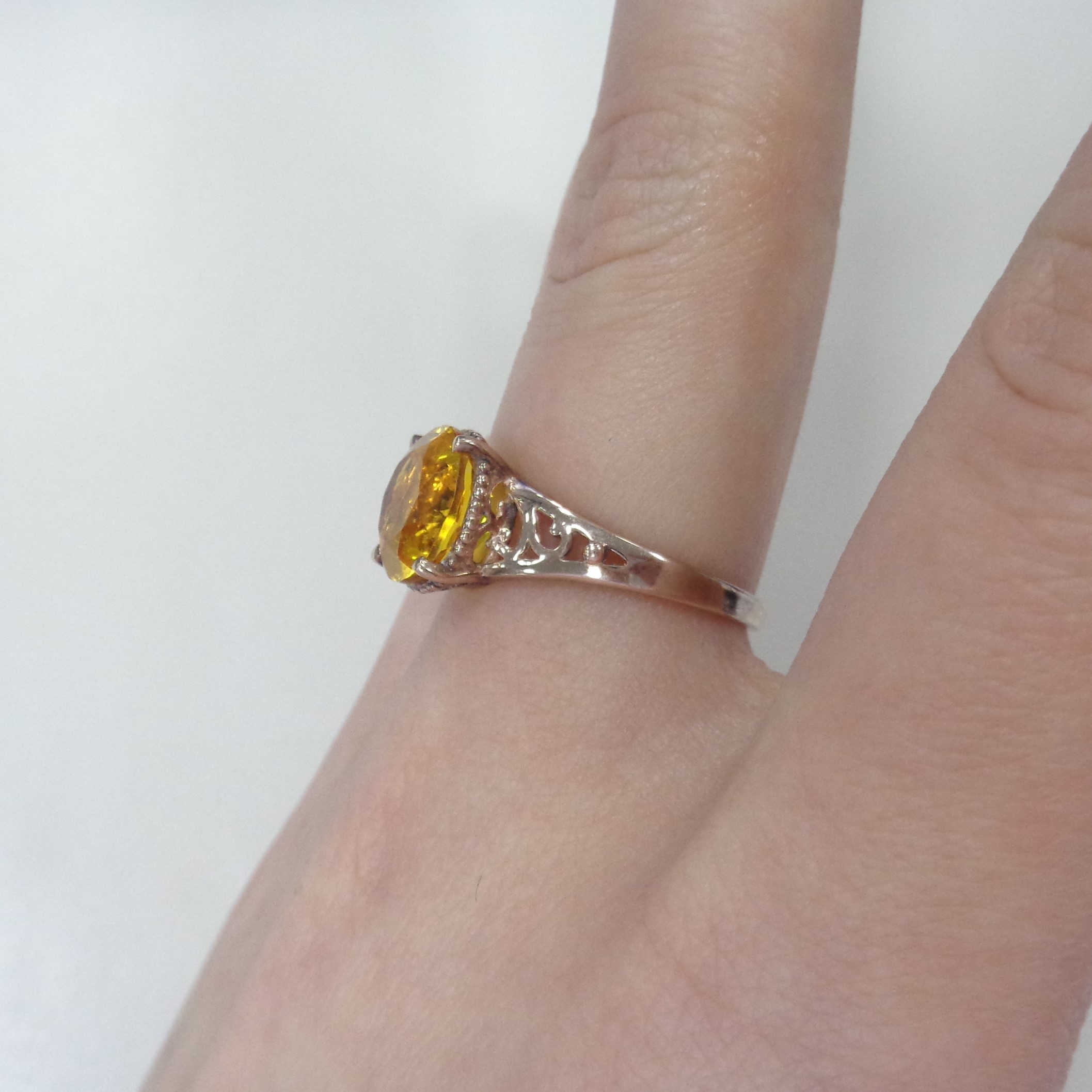 Серебряное кольцо с цитрином